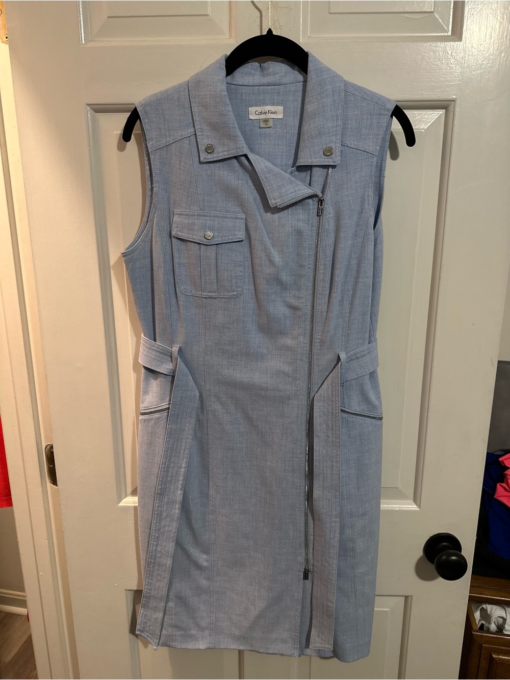 Calvin Klein Light Blue Sleeveless Zip-Front Button-Down Dress Shirt